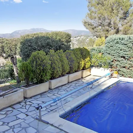 Apartment Beautiful, 3-bedroom House With A Swimming Pool And Mountain Views In Saint-Raphael (Var)
