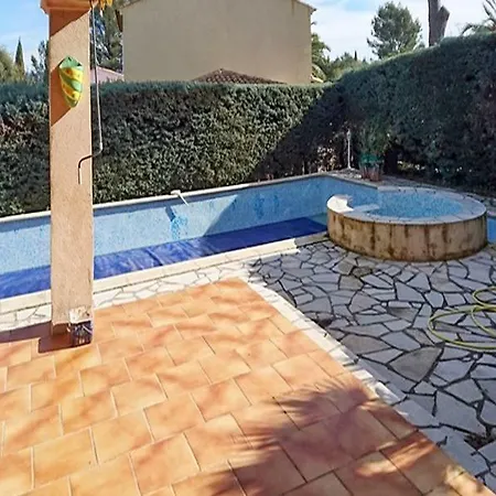 Apartment Beautiful, 3-bedroom House With A Swimming Pool And Mountain Views In *