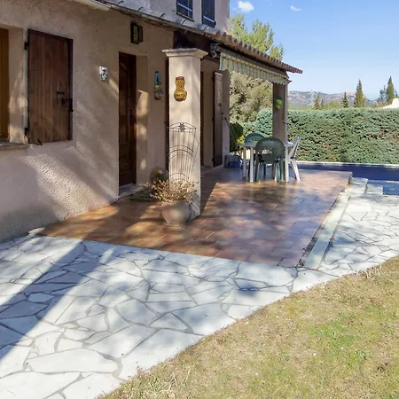 Apartment Beautiful, 3-bedroom House With A Swimming Pool And Mountain Views In