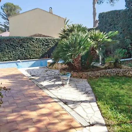 Apartment Beautiful, 3-bedroom House With A Swimming Pool And Mountain Views In *